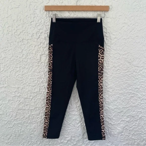 Zyia Active Brilliant Hi-Rise Leopard Side Panel Crop Leggings Sz 6-8 Black 20” - Picture 2 of 7